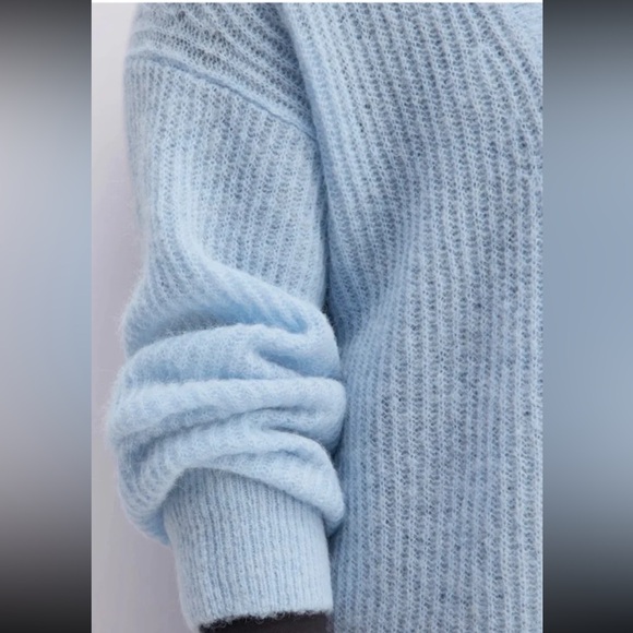 Everlane THE ALPACA OVERSIZED CARDIGAN
size XXS oversized fits up to a Large - Picture 4 of 12